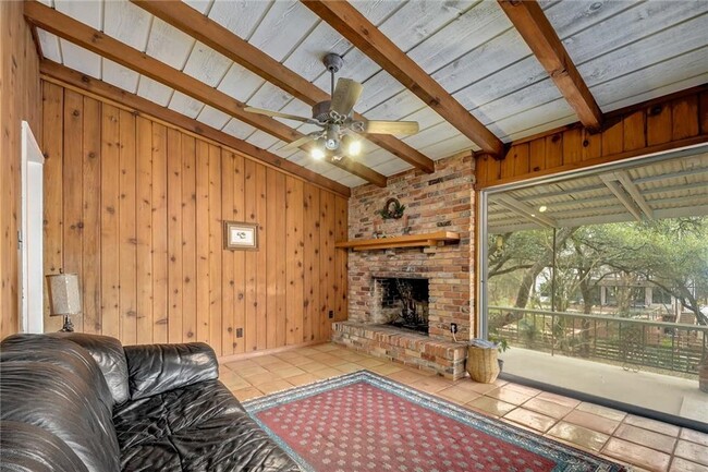 Building Photo - 4828 Rollingwood Dr