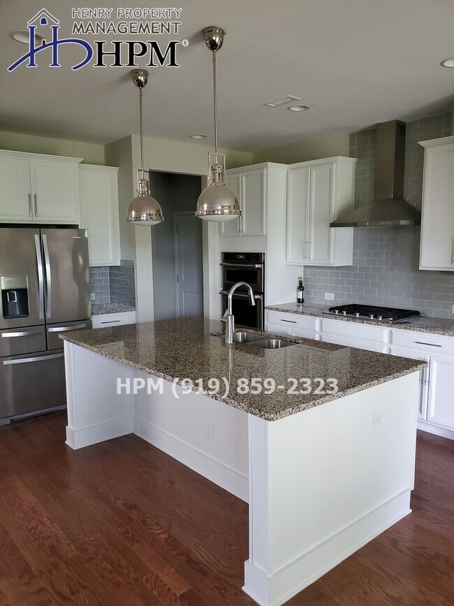 Building Photo - 4 Bedroom Home in Amberly Subdivision