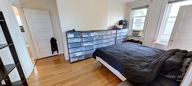 Foto del edificio - 1654 Massachusetts Ave