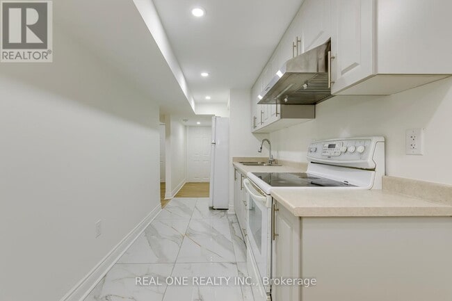 Building Photo - 655 Paragon Pl