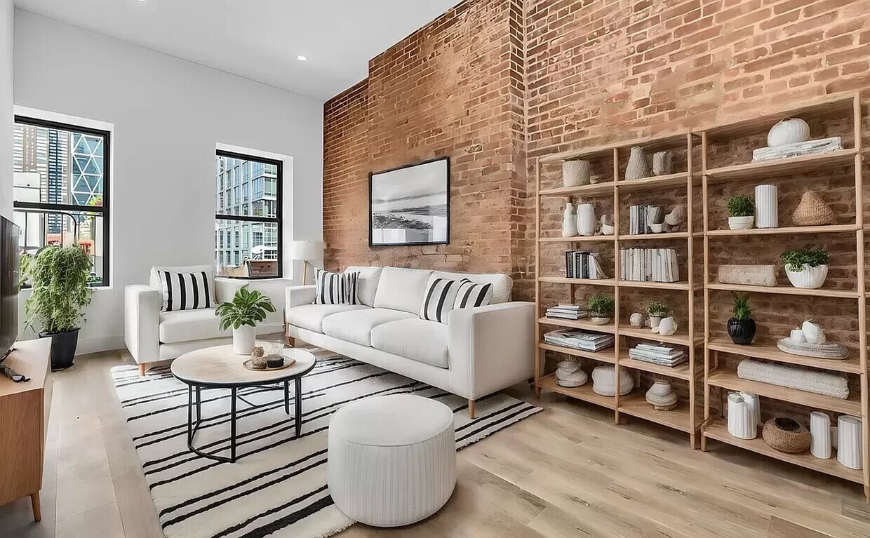 Primary Photo - 314 W 51st St