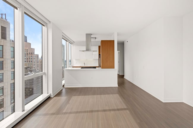 Photo - 465 E Illinois St Apartment