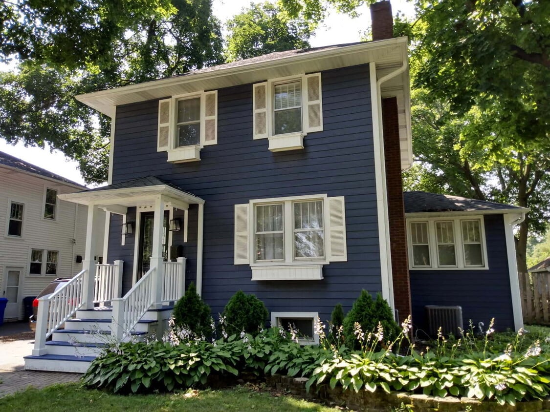 Primary Photo - 116 E Madison Ave