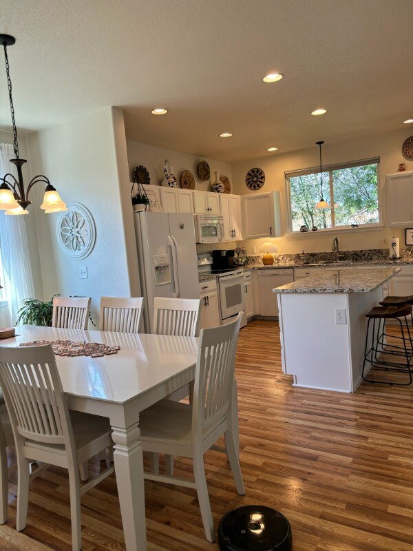 Foto del edificio - 2227 Milton Ln