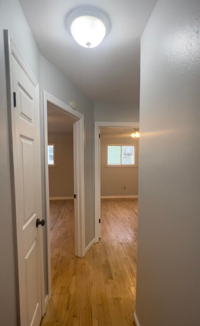 Building Photo - 28 Skyline Dr