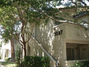Building Photo - 3067 Key Largo Dr