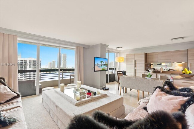 Foto del edificio - 3530 Mystic Pointe Dr