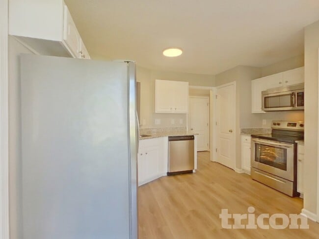 Building Photo - 929 Corvus Ct