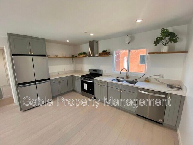 Foto del edificio - 2320 Fernleaf St