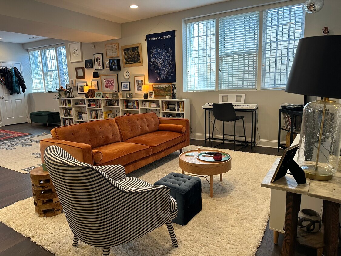Living Room - 1334 Downing Pl NE