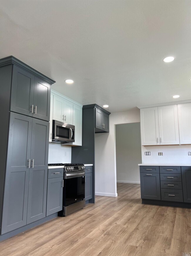 Building Photo - 5421 Daniel Dr