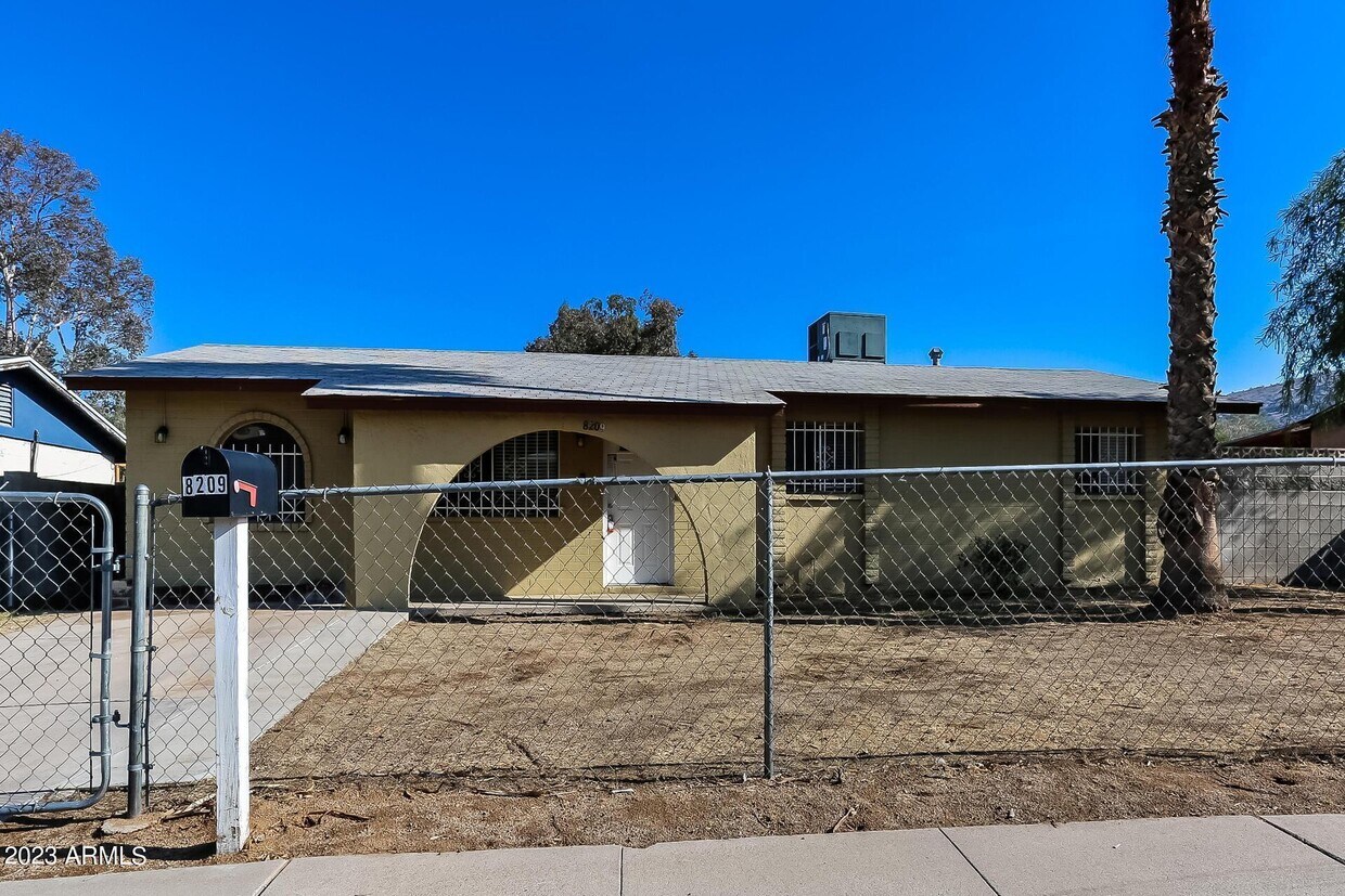 Primary Photo - 8209 S 24th Way