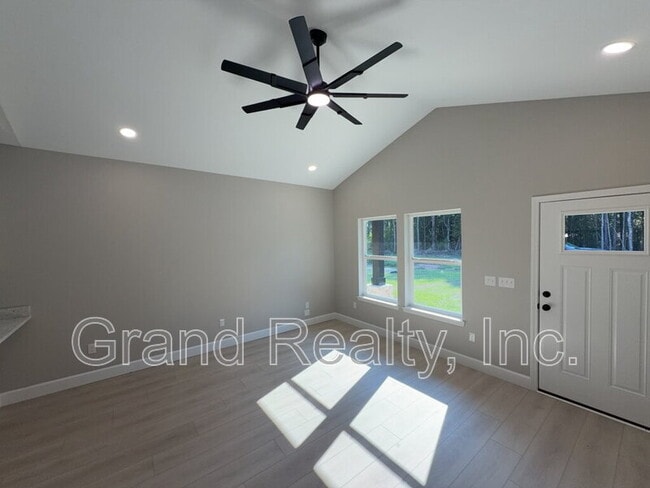 Foto del edificio - 6147 Beverly Ann Cir