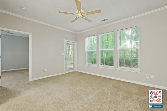 Foto del edificio - MOVE IN THIS YEAR - FREE MONTH'S RENT IN 1st 90 DAYS!