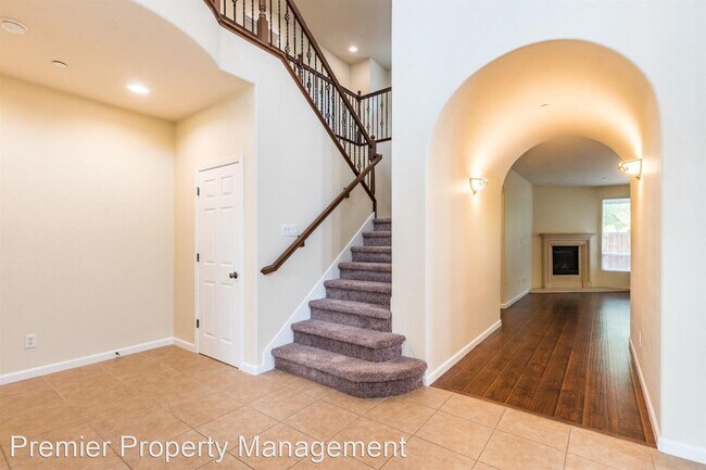 Building Photo - 5 br, 4 bath House - 1304 UNDERWOOD LANE