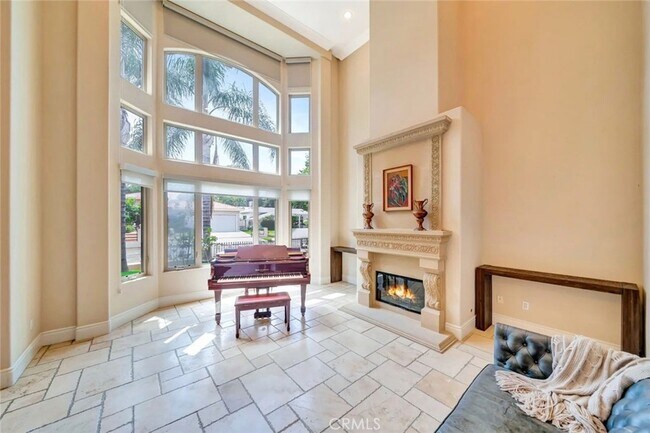 Building Photo - 4822 Valjean Ave