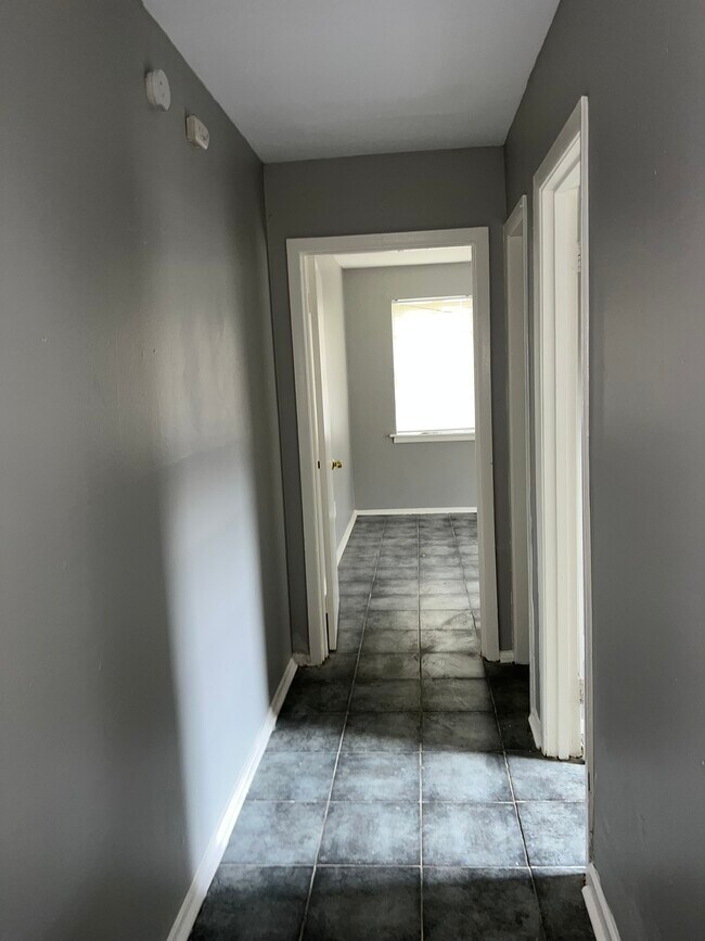 Building Photo - 2785 Gruber Dr