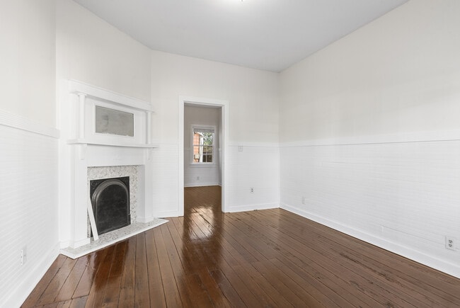 Building Photo - 609 Mercer St