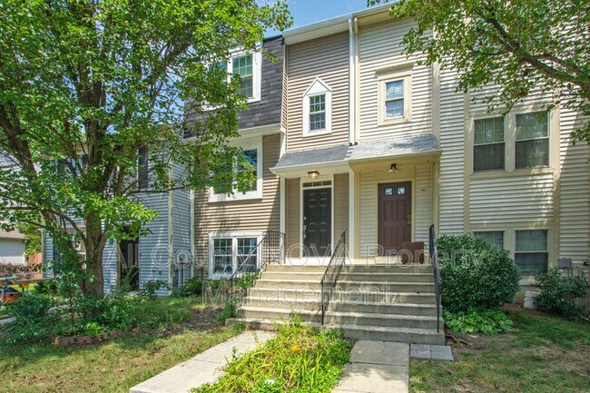 Building Photo - 13 Meadowside Ct