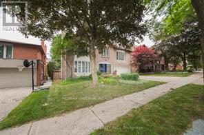 Primary Photo - 11 Riderwood Dr