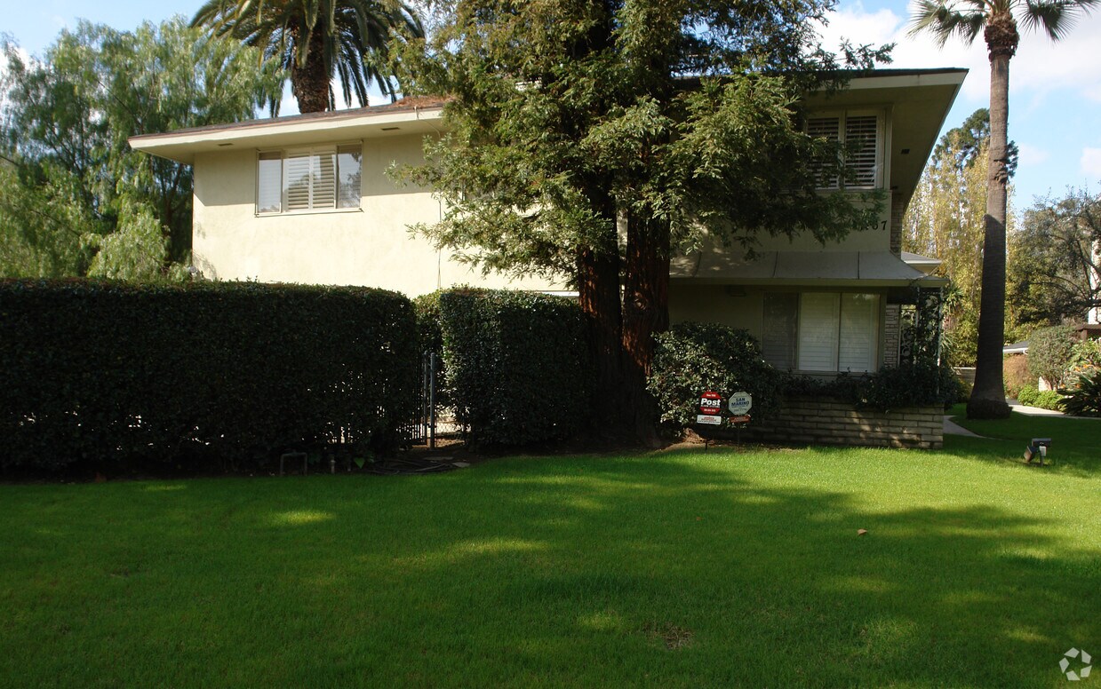 Foto del edificio - 1167 Orange Grove Blvd