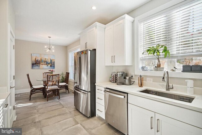 Building Photo - 1555 Rivertown Pl