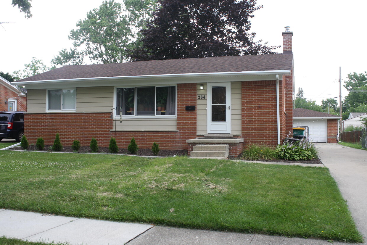 Primary Photo - 264 Highland Dr
