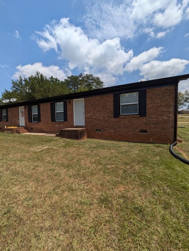 Building Photo - 749 Mylinda Dr