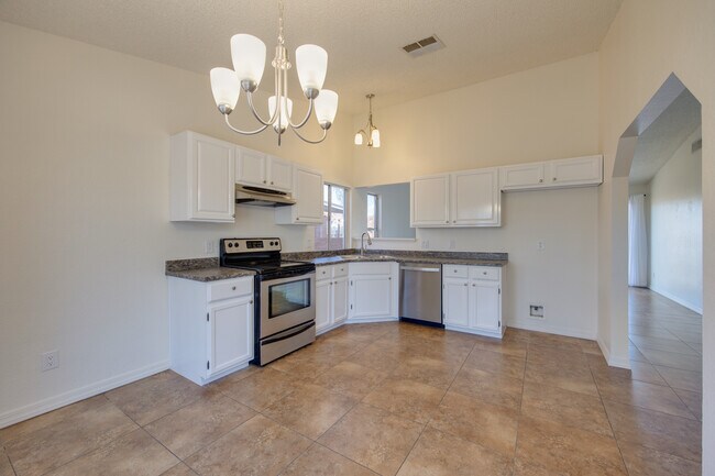 Building Photo - 4631 N 106th Dr