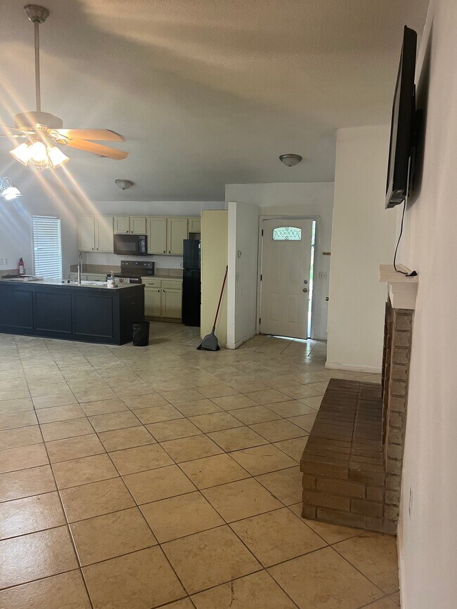 Photo - 3602 Woodglow Cir (San Antonio, TX) House
