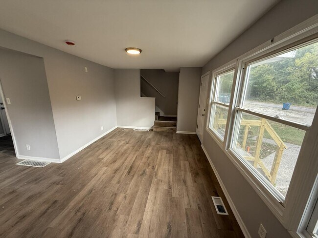 Foto del edificio - 3526-28 East 9th Avenue