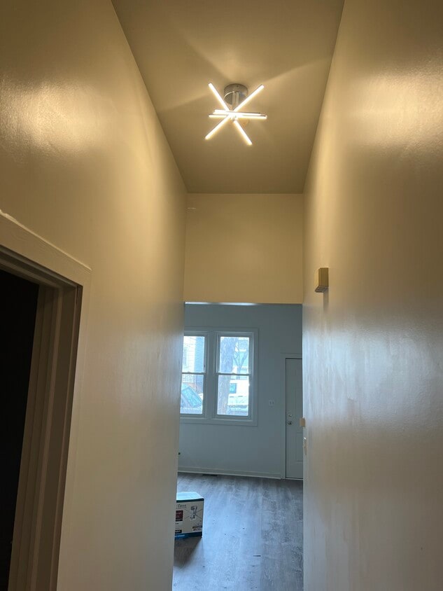 Building Photo - 1813 W 21st Pl