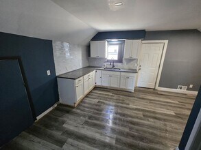 Building Photo - 3172 W 73rd St