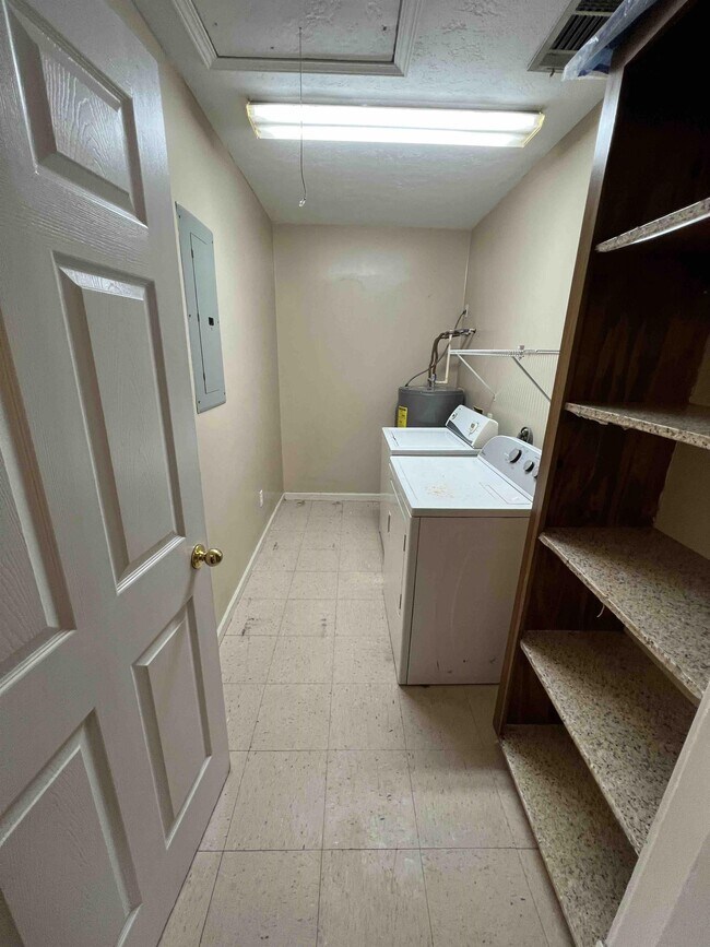 Foto del edificio - 1743 N Tallowood Dr