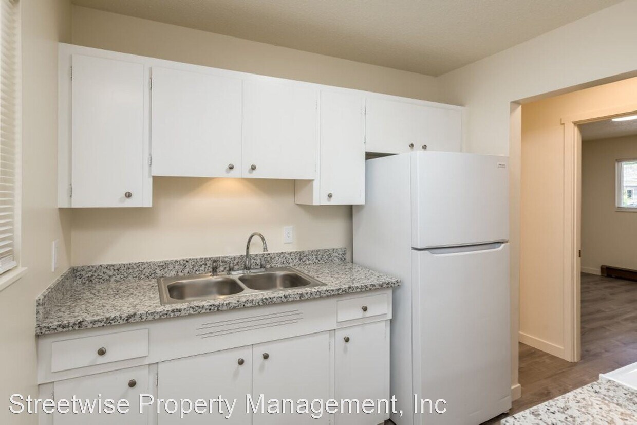 1 br, 1 bath House - 2705 SE Courtney - U... - 1 br, 1 bath House - 2705 SE Courtney  - U...