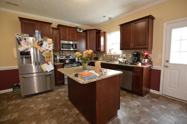 Foto del edificio - 100 Sparrow Point Ln