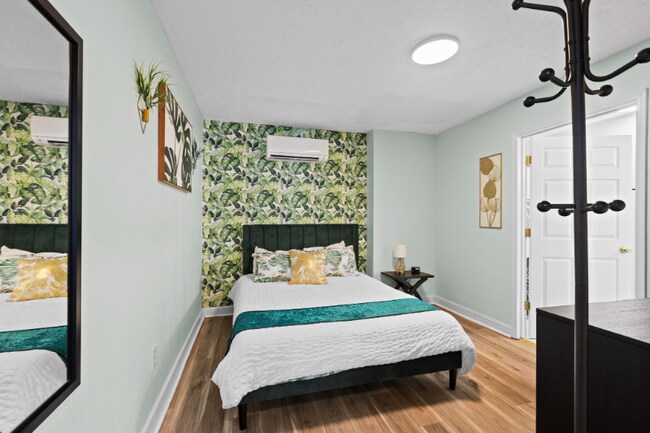 Building Photo - 1122 State Hwy 210