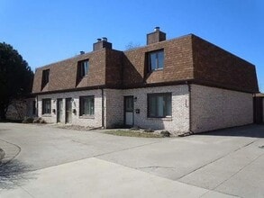 Building Photo - 323 S Towanda Ave