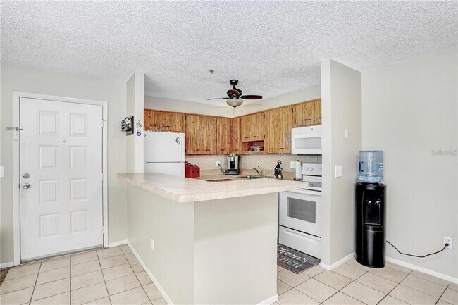 Building Photo - 6002 Laketree Ln