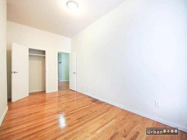 Foto del edificio - 851 Lincoln Pl