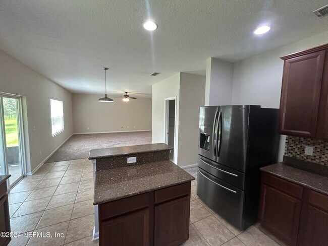 Building Photo - 487 S Aberdeenshire Dr