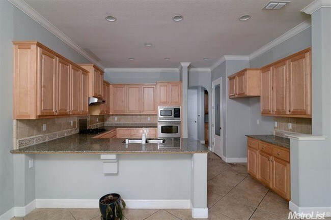 Building Photo - 5767 Bridgecross Dr