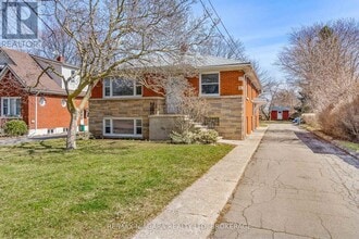 Building Photo - 136 Haig St