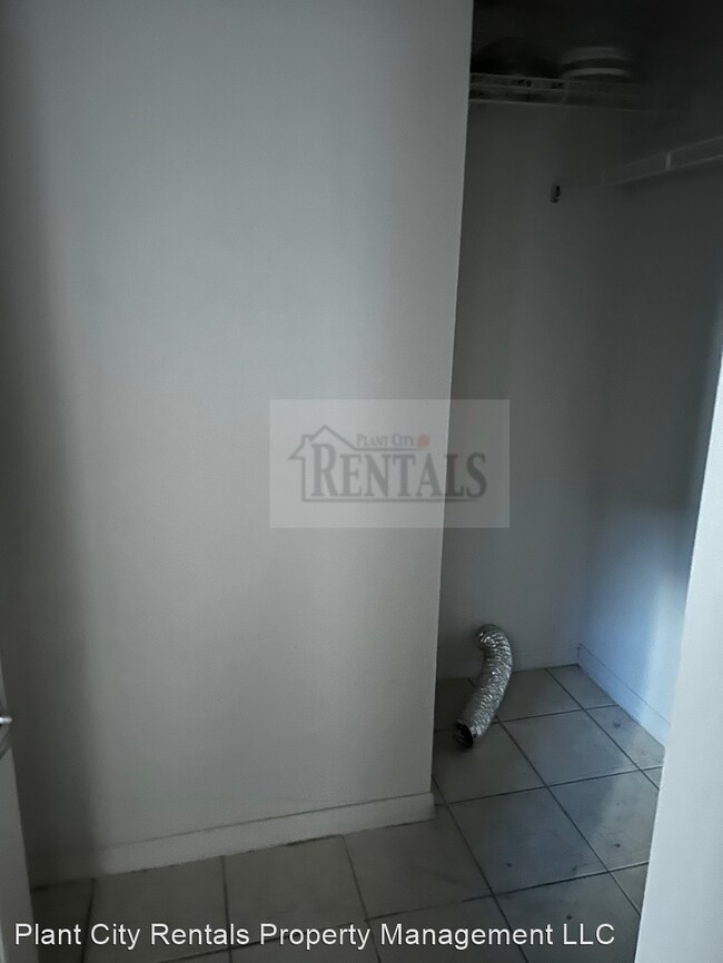 Building Photo - 3 br, 2.5 bath House - 3619 W. Reynolds St...
