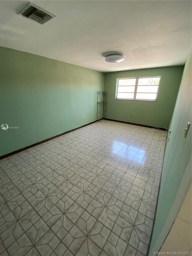 Foto del edificio - 66 SW 32nd Ave