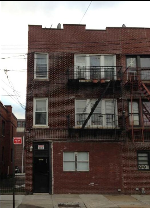 Building Photo - 2862 W 17th St