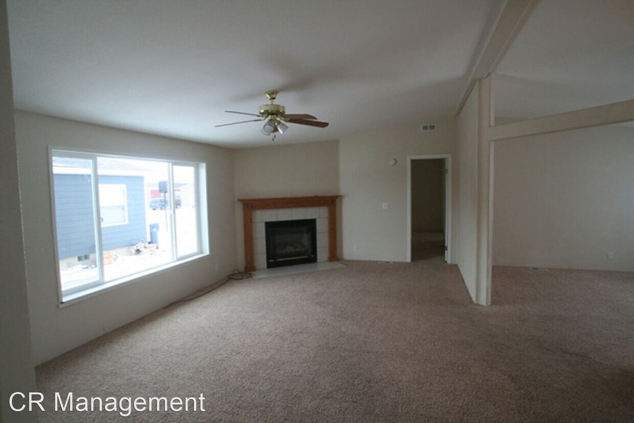 Primary Photo - 3 br, 2 bath House - 2704 Olivine