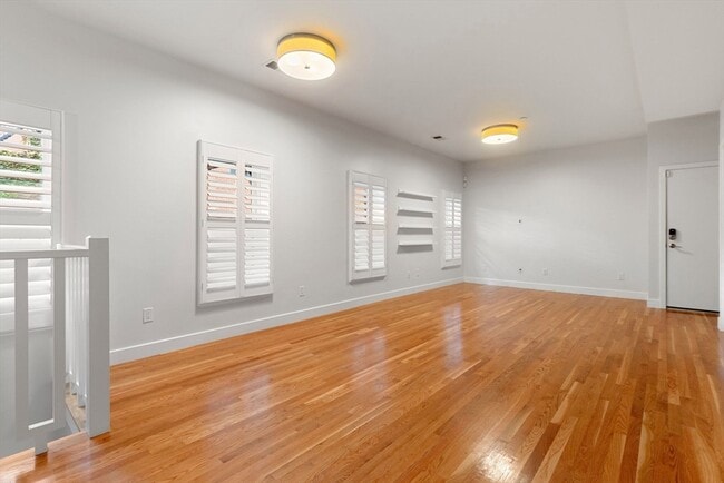 Foto del edificio - 242 Shawmut Ave