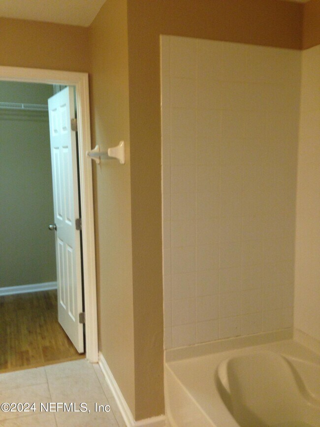 Building Photo - 4853 Parkhurst Pl