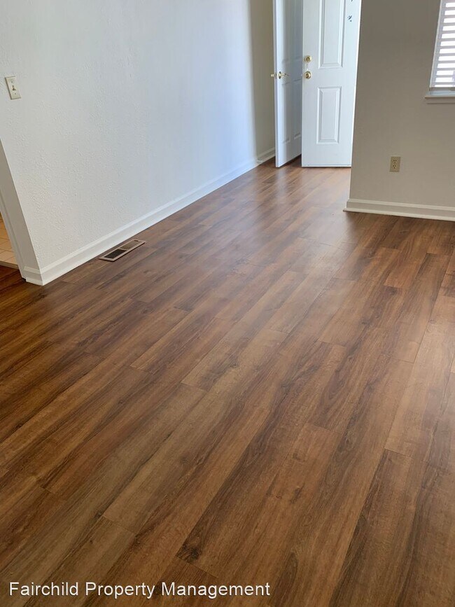 Foto del edificio - 2 br, 1.5 bath  - 555 Broadway Ave